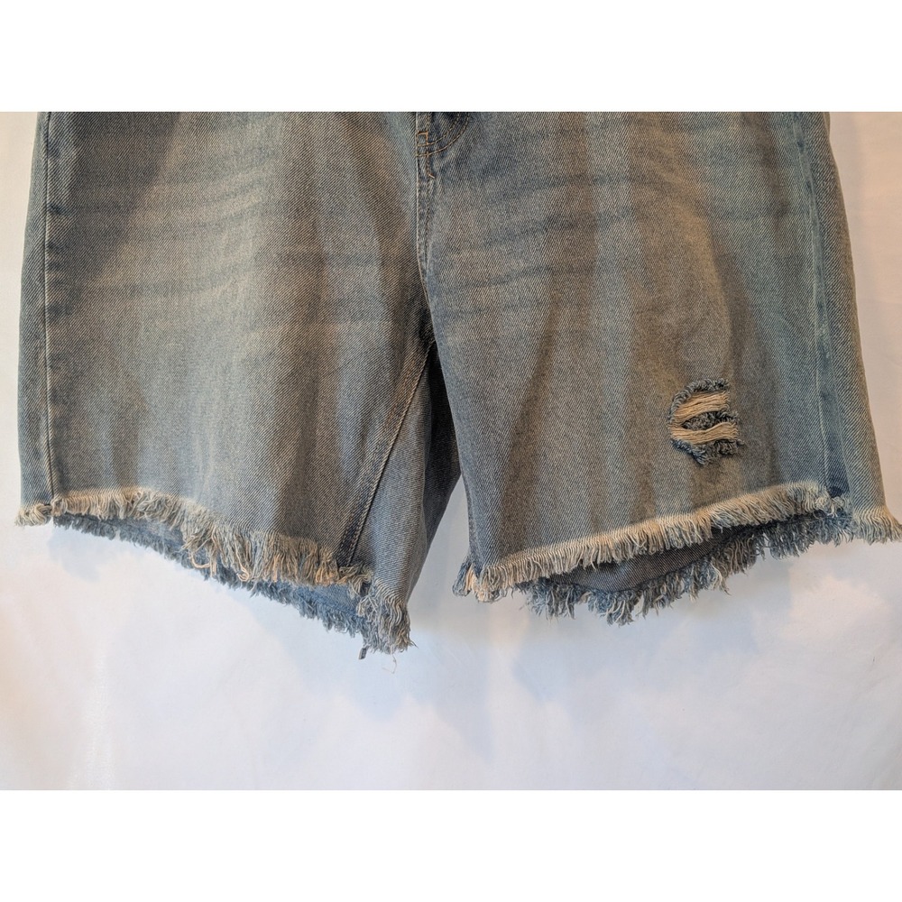 Wild Fable Women High Rise Bermuda Shorts Light Wash Distressed Denim Size 16 33 - Picture 3 of 6